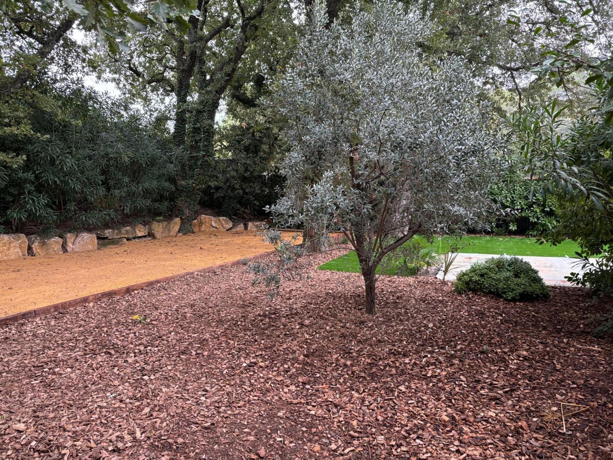 Les Jardins Du Castelas - Piscines, Jardins Et Spas Privatifs Uchaux Exterior foto
