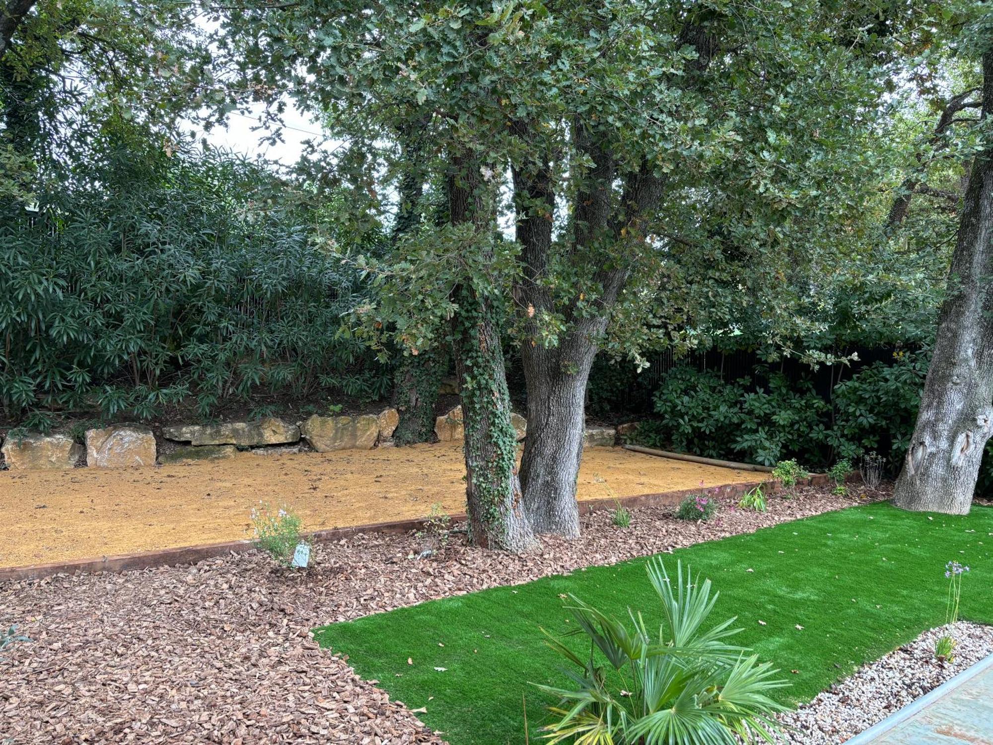 Les Jardins Du Castelas - Piscines, Jardins Et Spas Privatifs Uchaux Exterior foto