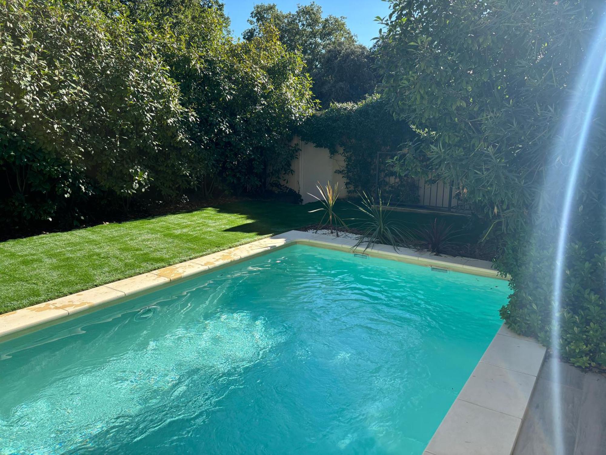 Les Jardins Du Castelas - Piscines, Jardins Et Spas Privatifs Uchaux Exterior foto