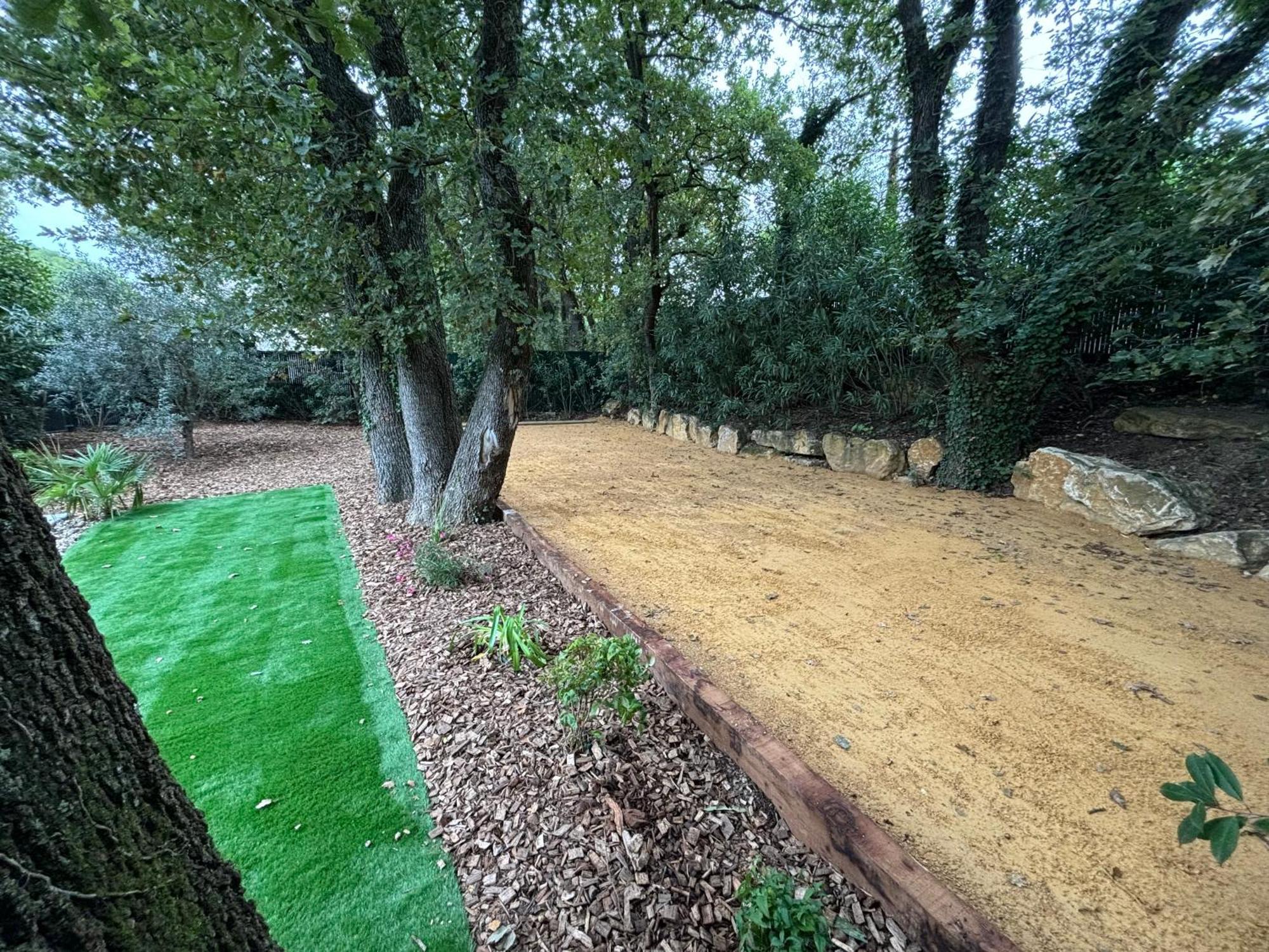 Les Jardins Du Castelas - Piscines, Jardins Et Spas Privatifs Uchaux Exterior foto