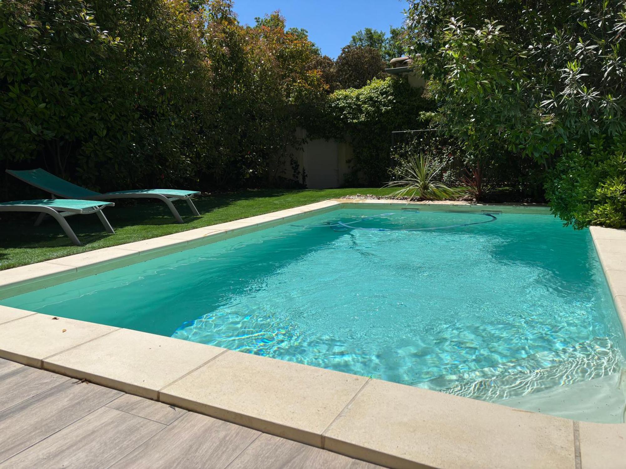 Les Jardins Du Castelas - Piscines, Jardins Et Spas Privatifs Uchaux Exterior foto