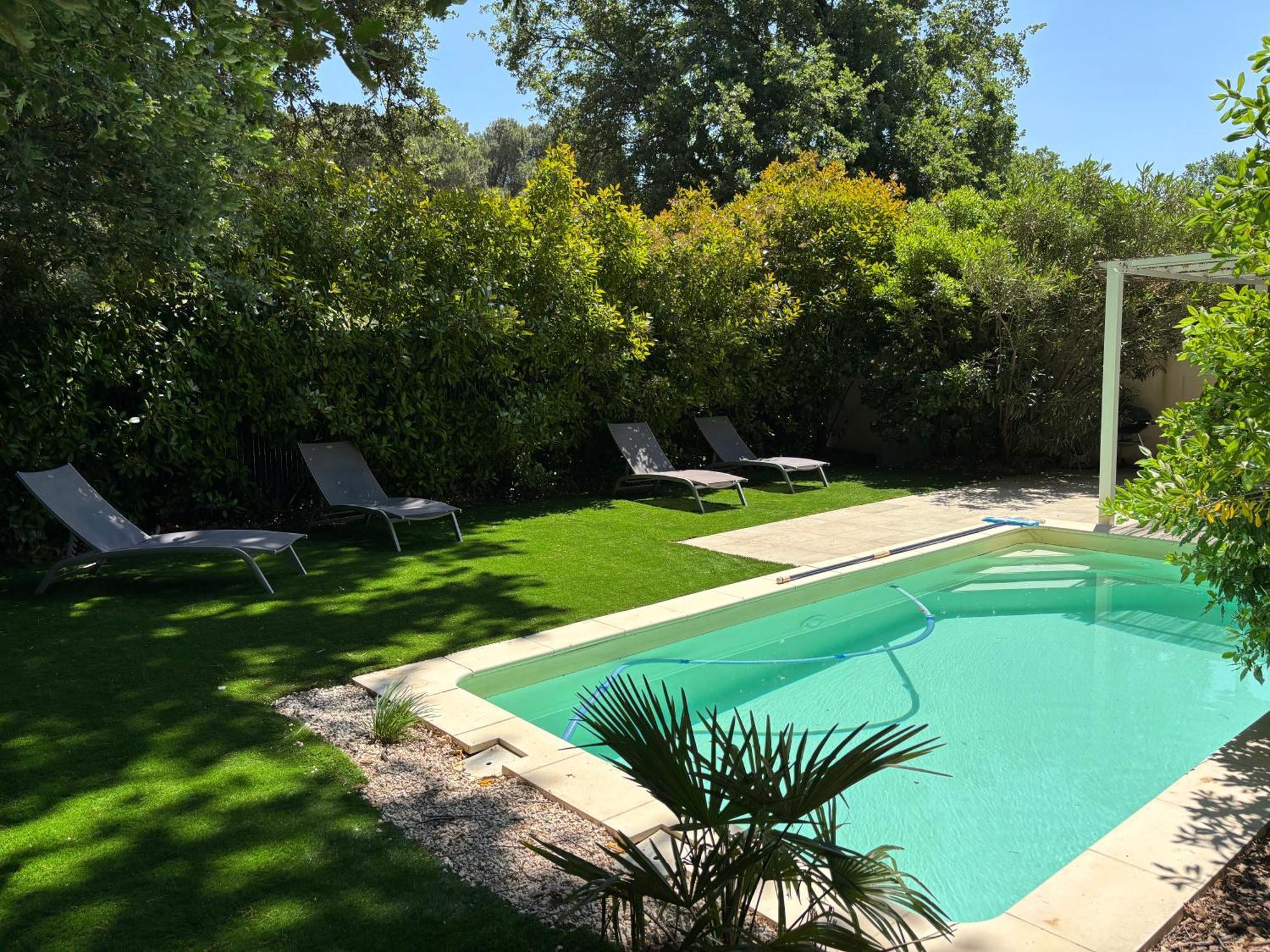 Les Jardins Du Castelas - Piscines, Jardins Et Spas Privatifs Uchaux Exterior foto