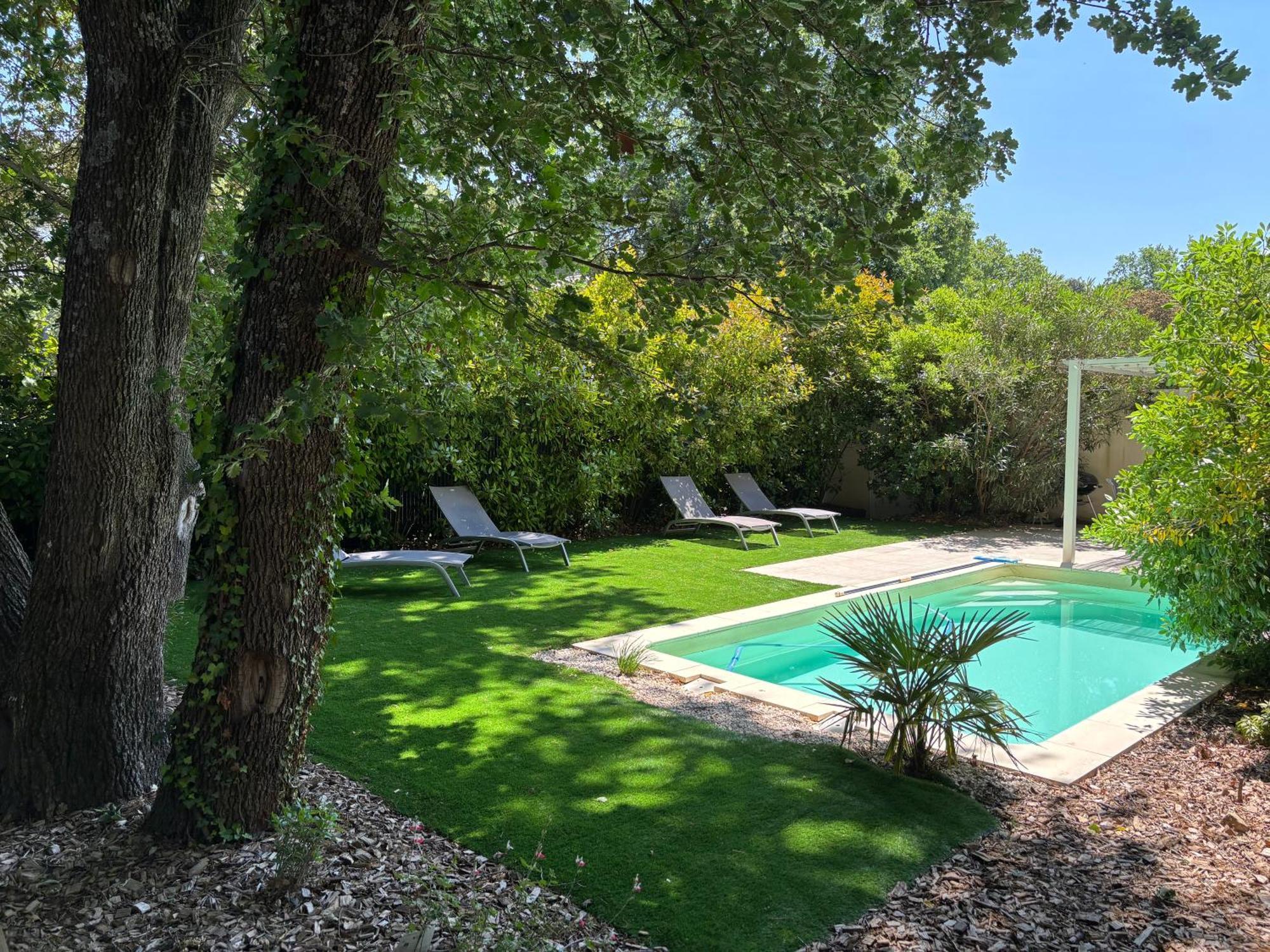 Les Jardins Du Castelas - Piscines, Jardins Et Spas Privatifs Uchaux Exterior foto