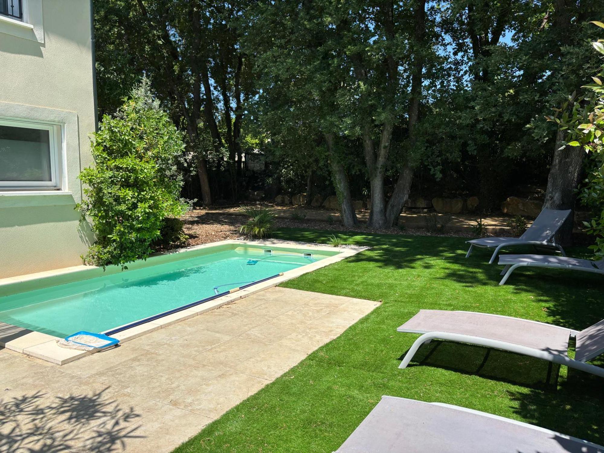 Les Jardins Du Castelas - Piscines, Jardins Et Spas Privatifs Uchaux Exterior foto